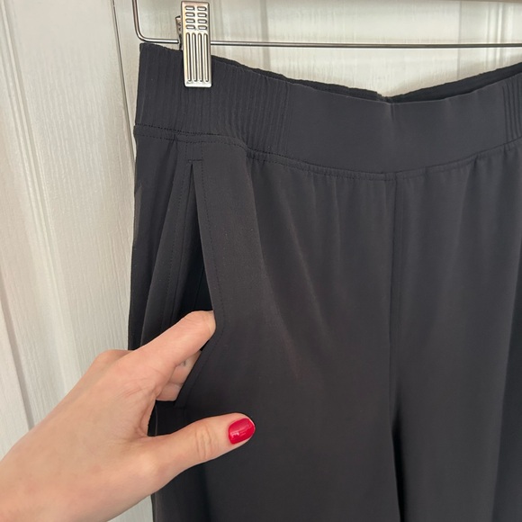 lululemon Stretch Woven High-Rise Wide Leg Pant, Sz. 6, black - Picture 8 of 10